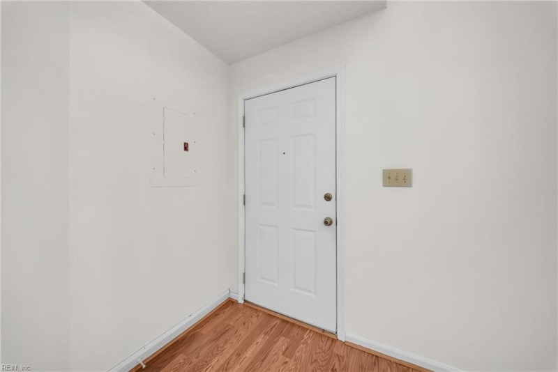 Photo 3 of 31 residential for sale in Newport News virginia Photo 3 of 31 residential for sale in Newport News virginia
