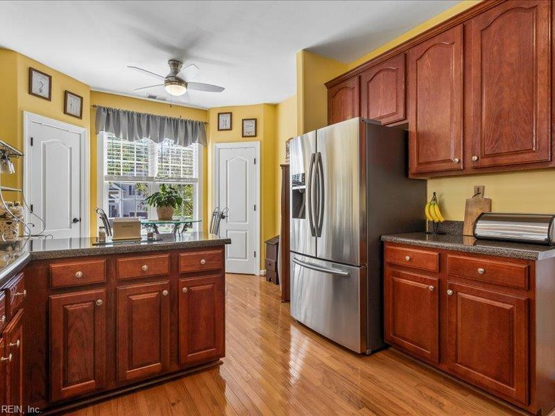 Photo 4 of 45 residential for sale in James City County virginia