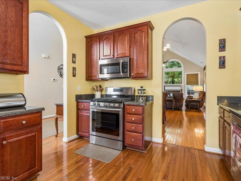 Photo 5 of 45 residential for sale in James City County virginia