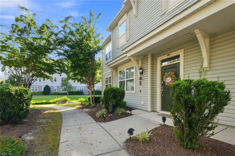 Photo 1 of 18 residential for sale in Chesapeake virginia