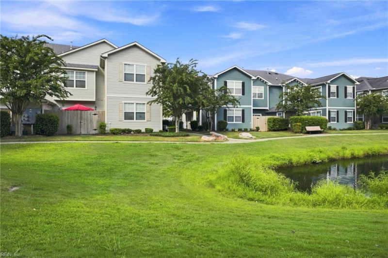 Photo 15 of 18 residential for sale in Chesapeake virginia