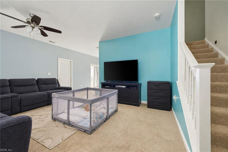 Photo 2 of 18 residential for sale in Chesapeake virginia