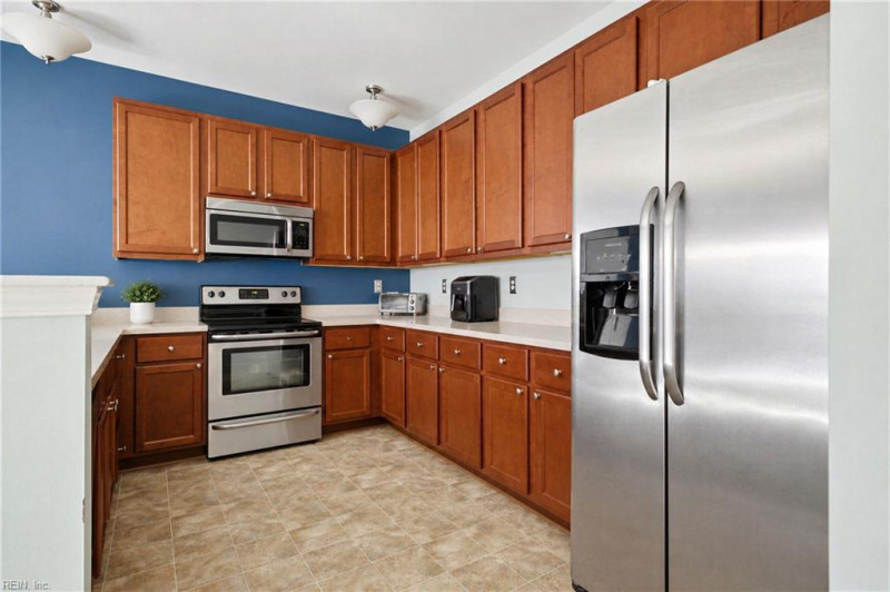 Photo 3 of 18 residential for sale in Chesapeake virginia