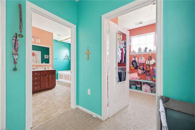 Photo 7 of 18 residential for sale in Chesapeake virginia