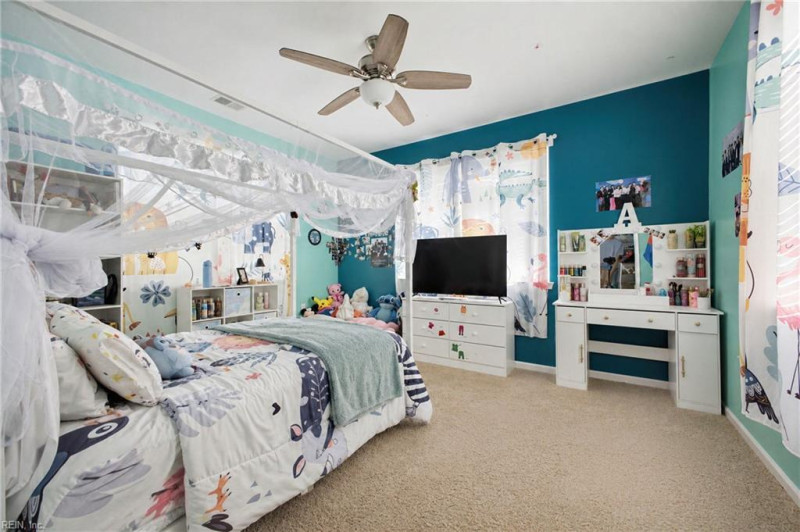 Photo 9 of 18 residential for sale in Chesapeake virginia