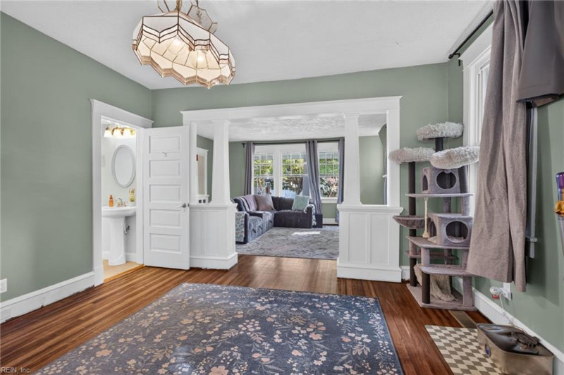 Photo 15 of 34 residential for sale in Hampton virginia