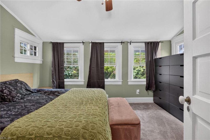 Photo 21 of 34 residential for sale in Hampton virginia