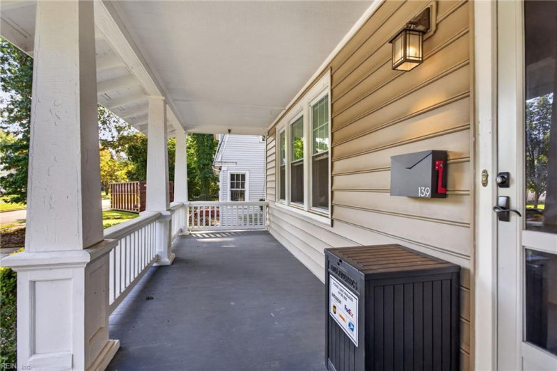 Photo 5 of 34 residential for sale in Hampton virginia