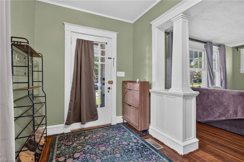Photo 7 of 34 residential for sale in Hampton virginia