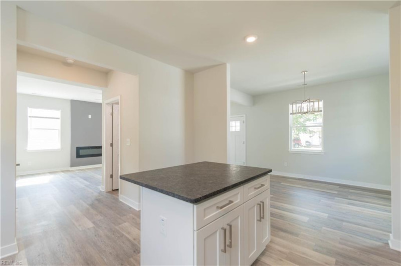 Photo 14 of 33 residential for sale in Chesapeake virginia