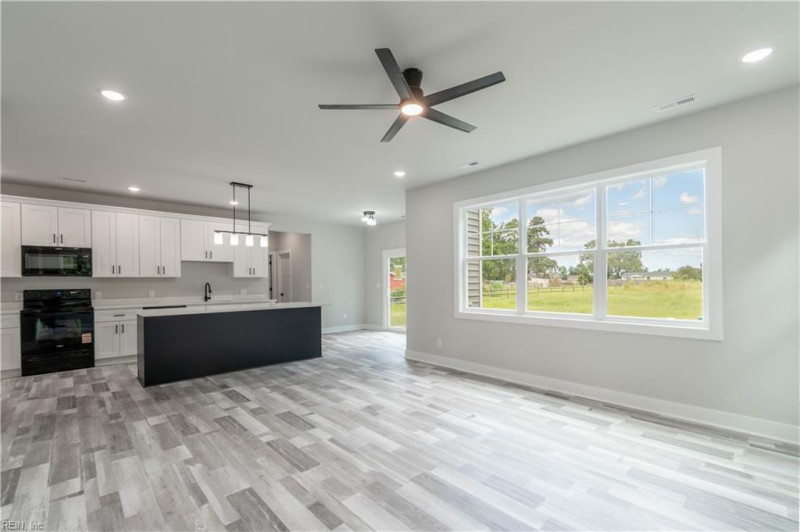 Photo 15 of 33 residential for sale in Chesapeake virginia