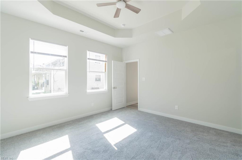 Photo 19 of 33 residential for sale in Chesapeake virginia