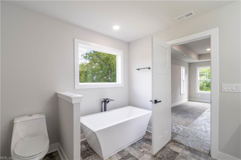 Photo 20 of 33 residential for sale in Chesapeake virginia