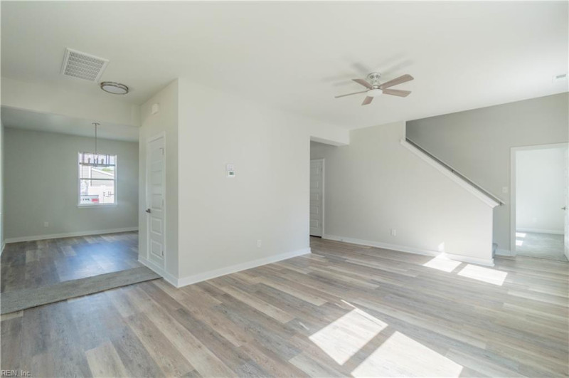 Photo 27 of 33 residential for sale in Chesapeake virginia