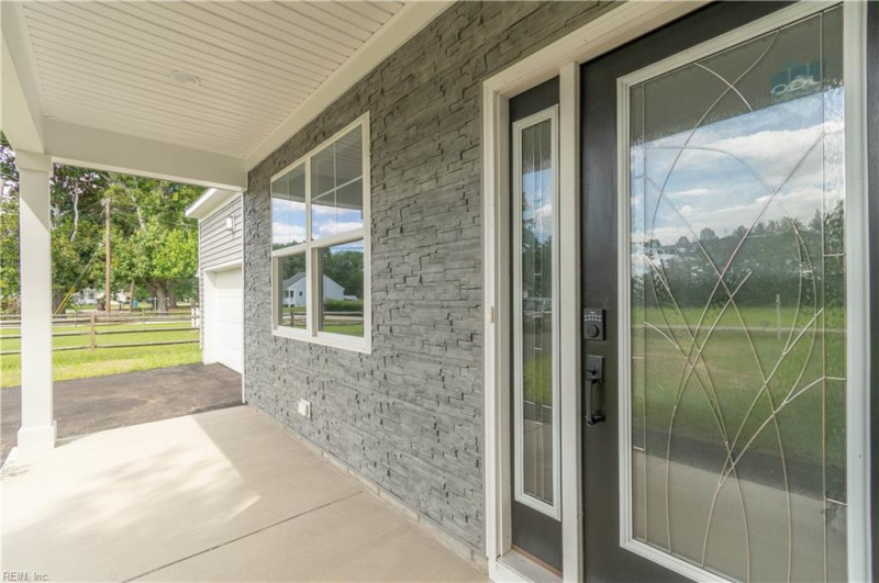Photo 3 of 33 residential for sale in Chesapeake virginia