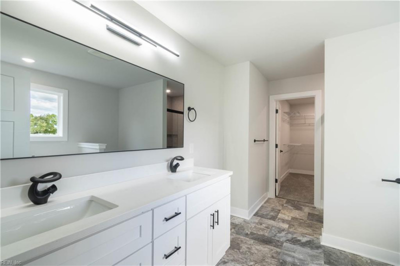 Photo 31 of 33 residential for sale in Chesapeake virginia