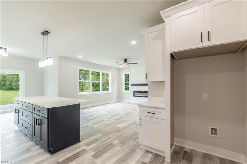 Photo 6 of 33 residential for sale in Chesapeake virginia