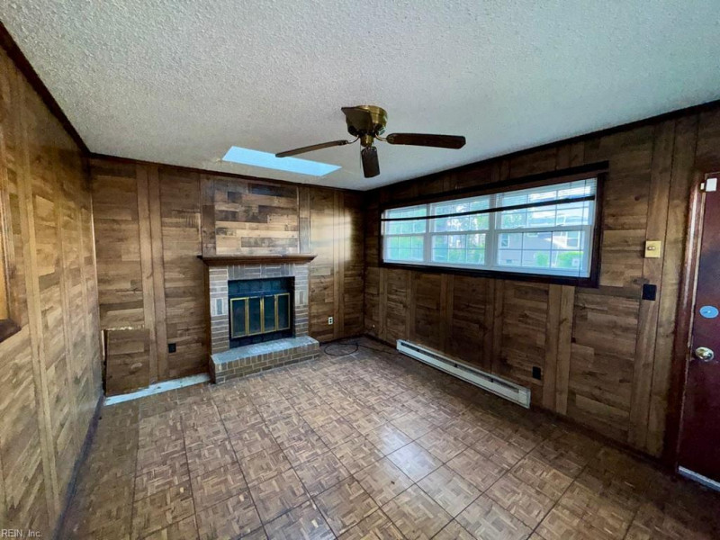 Photo 7 of 13 residential for sale in Norfolk virginia