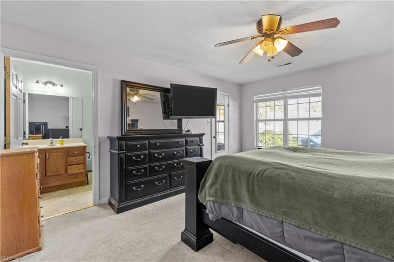 Photo 13 of 28 residential for sale in Chesapeake virginia