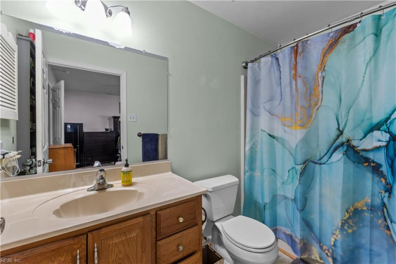 Photo 14 of 28 residential for sale in Chesapeake virginia