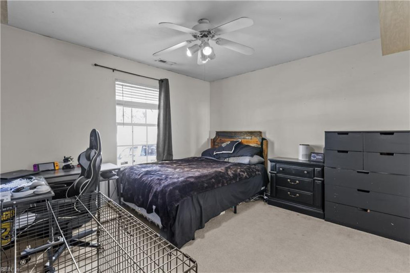 Photo 18 of 28 residential for sale in Chesapeake virginia