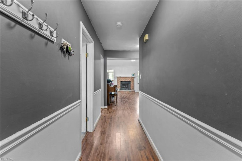 Photo 2 of 28 residential for sale in Chesapeake virginia