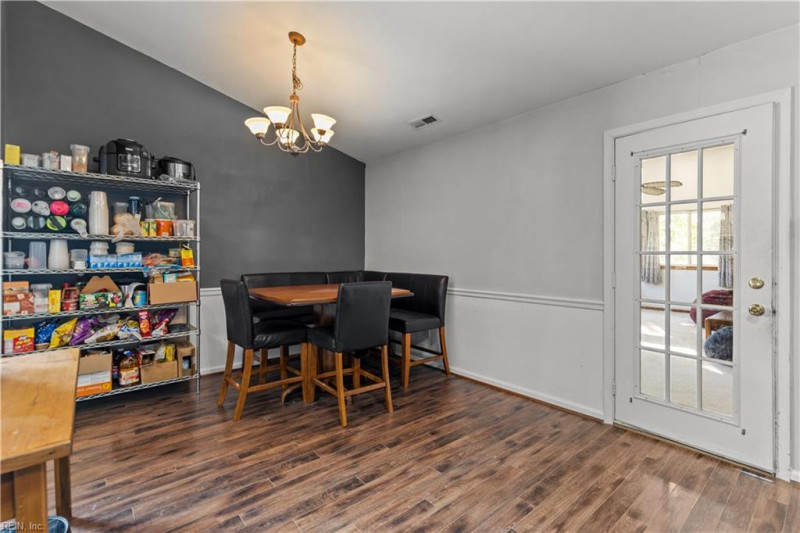 Photo 6 of 28 residential for sale in Chesapeake virginia