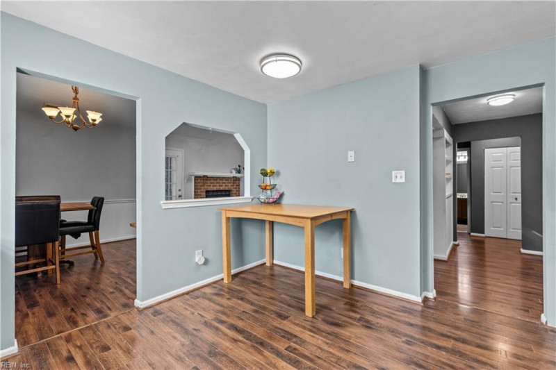 Photo 8 of 28 residential for sale in Chesapeake virginia