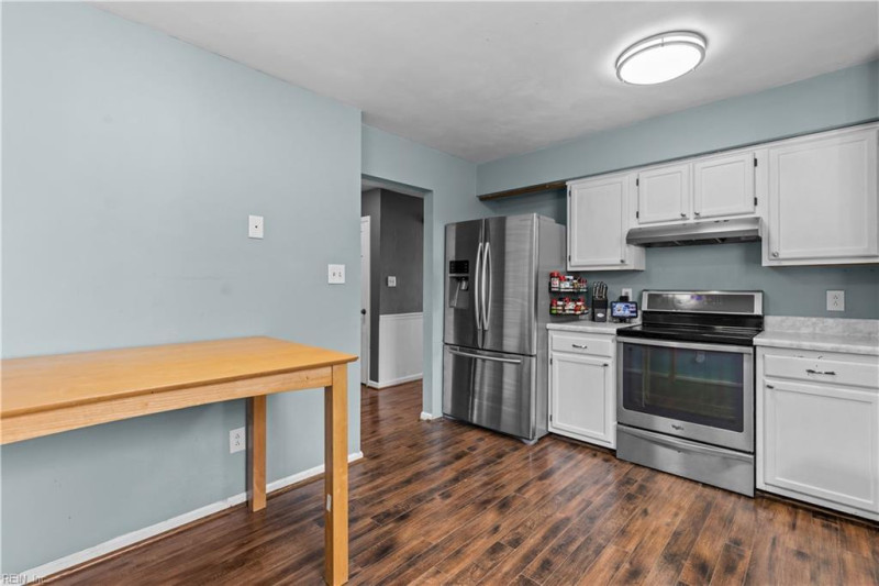 Photo 9 of 28 residential for sale in Chesapeake virginia