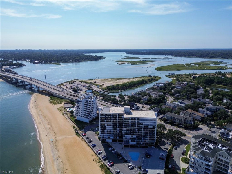 Photo 4 of 47 residential for sale in Virginia Beach virginia