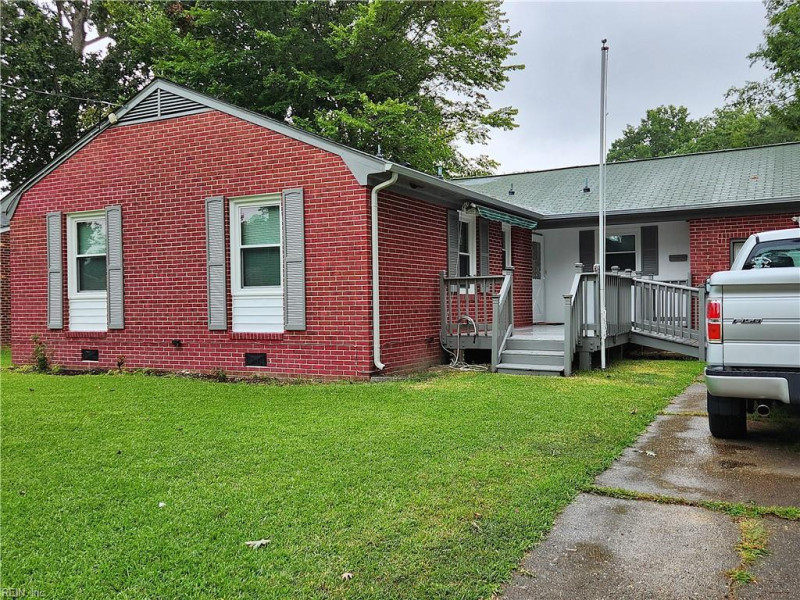 Photo 17 of 18 residential for sale in Newport News virginia