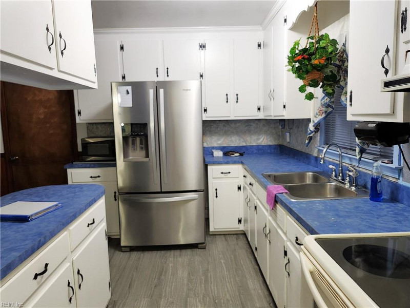Photo 6 of 18 residential for sale in Newport News virginia