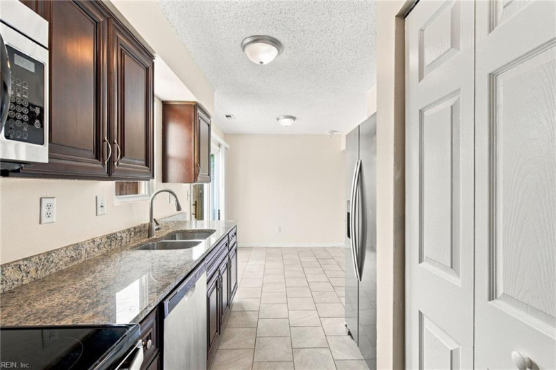 Photo 13 of 28 residential for sale in Virginia Beach virginia
