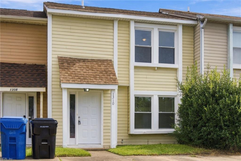 Photo 2 of 28 residential for sale in Virginia Beach virginia