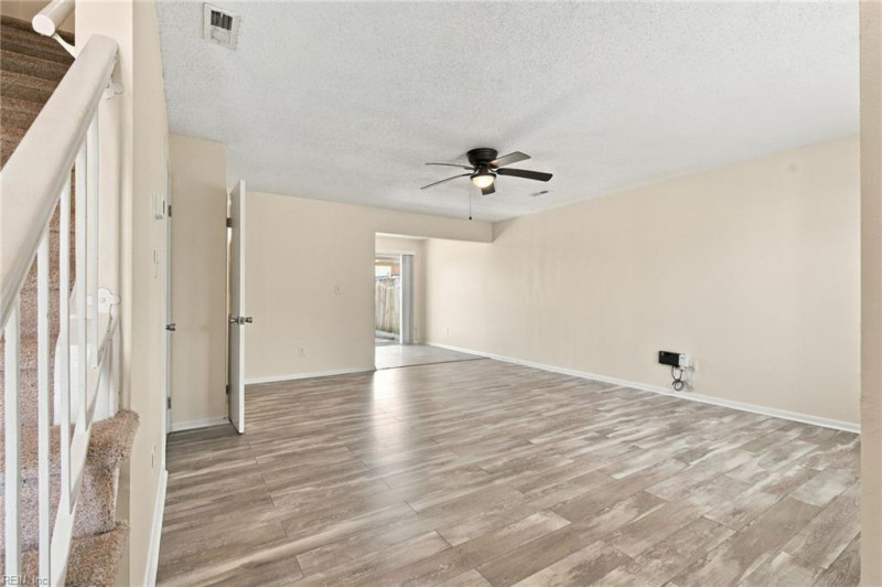 Photo 5 of 28 residential for sale in Virginia Beach virginia