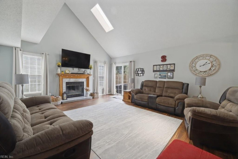Photo 18 of 39 residential for sale in Hampton virginia