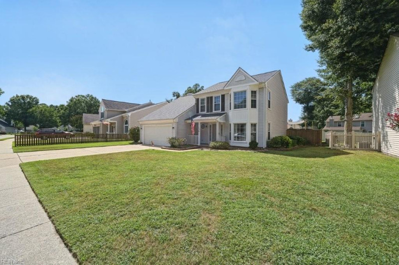 Photo 4 of 39 residential for sale in Hampton virginia