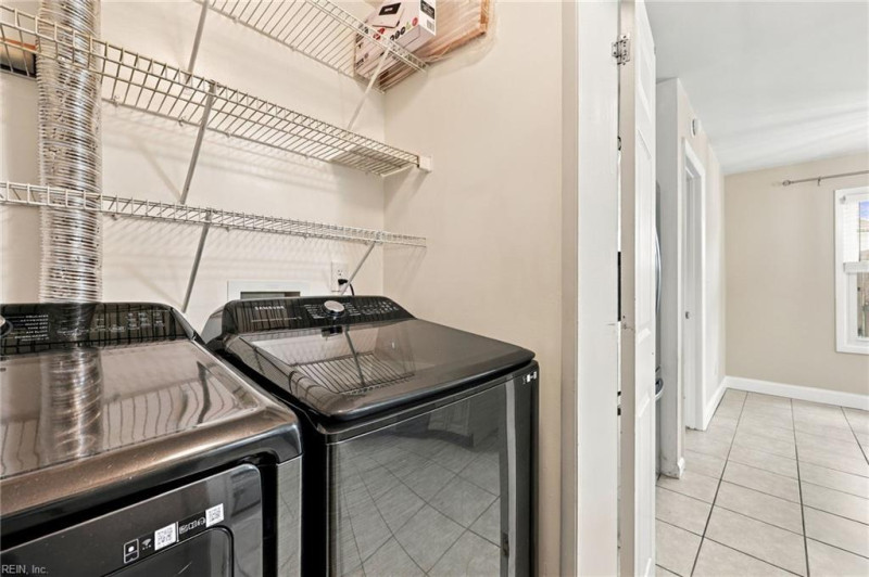 Photo 14 of 41 residential for sale in Virginia Beach virginia