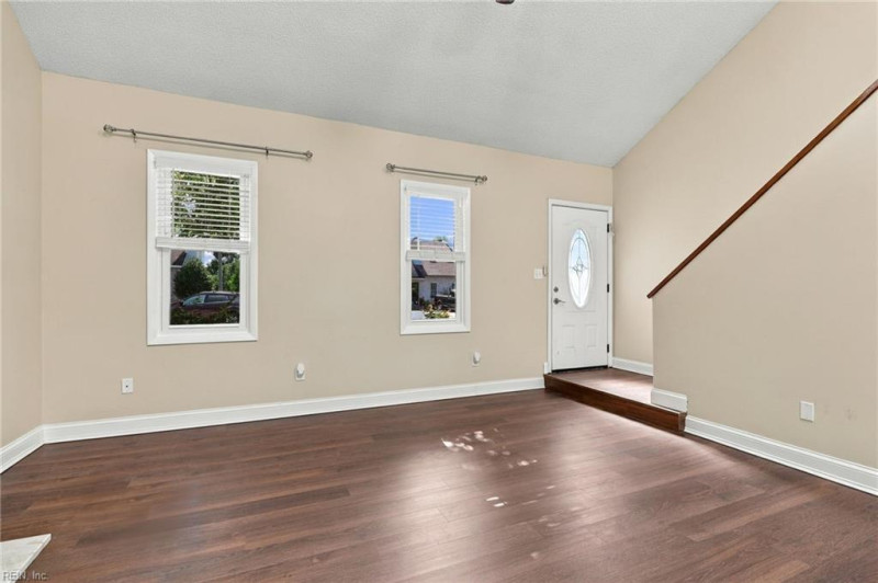 Photo 3 of 41 residential for sale in Virginia Beach virginia
