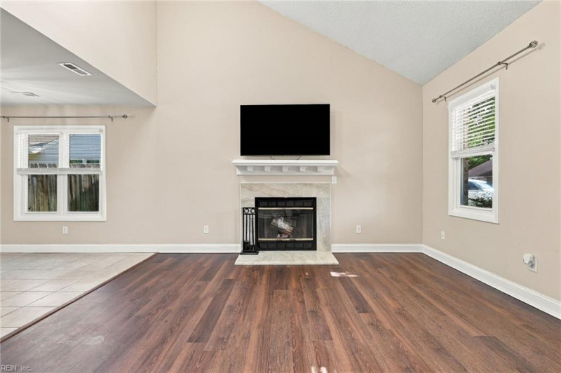Photo 5 of 41 residential for sale in Virginia Beach virginia