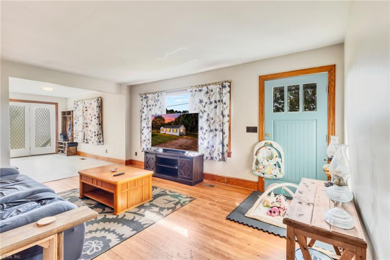 Photo 11 of 50 residential for sale in Lancaster County virginia