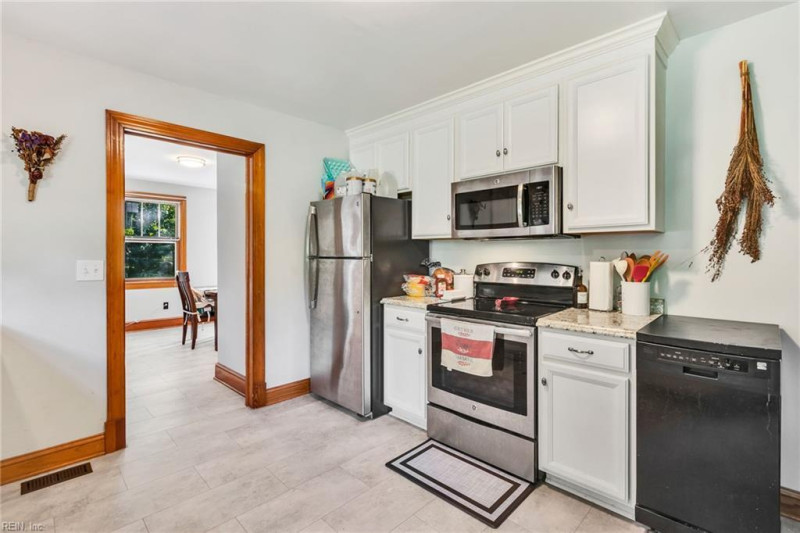 Photo 13 of 50 residential for sale in Lancaster County virginia