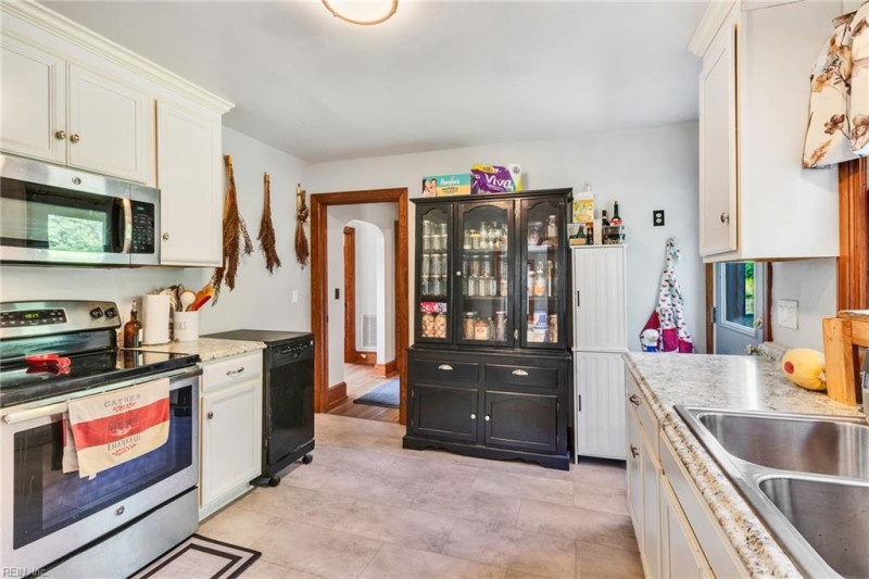Photo 14 of 50 residential for sale in Lancaster County virginia