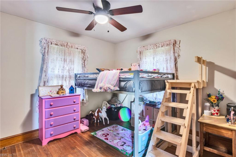 Photo 18 of 50 residential for sale in Lancaster County virginia