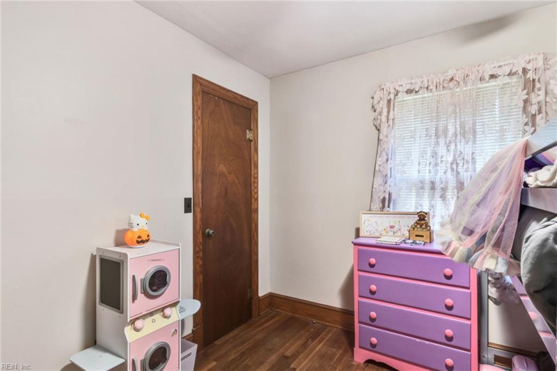 Photo 19 of 50 residential for sale in Lancaster County virginia