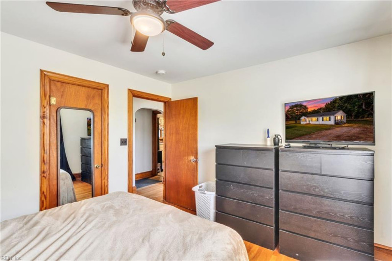 Photo 21 of 50 residential for sale in Lancaster County virginia