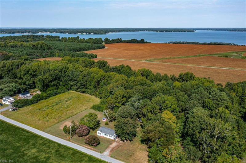 Photo 24 of 50 residential for sale in Lancaster County virginia