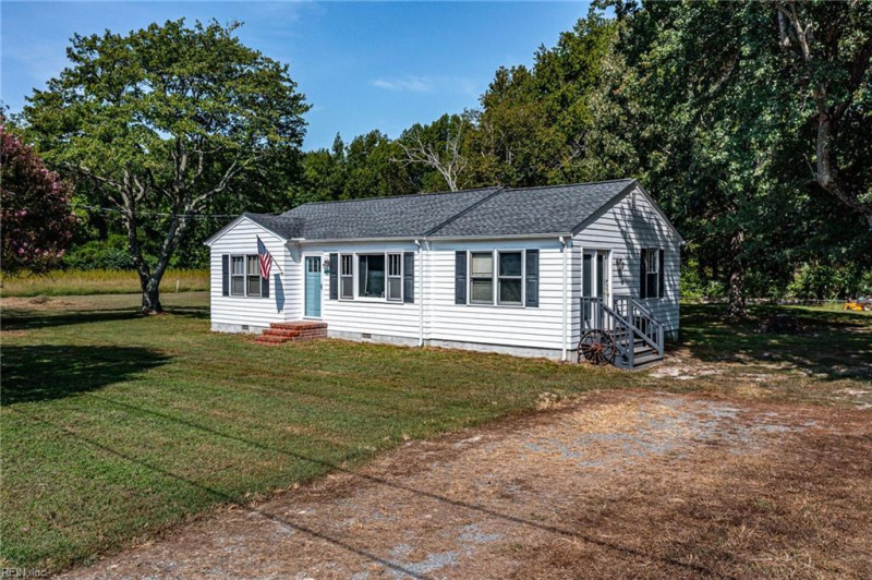 Photo 32 of 50 residential for sale in Lancaster County virginia