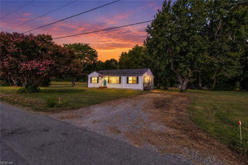 Photo 35 of 50 residential for sale in Lancaster County virginia