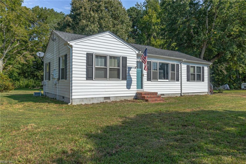 Photo 38 of 50 residential for sale in Lancaster County virginia